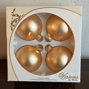 Holly large ornaments set a four